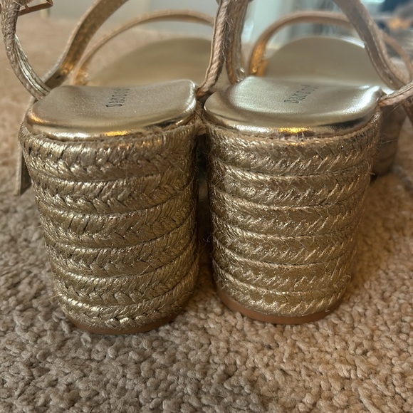 Gold platform sandals size 8 - Picture 4 of 7